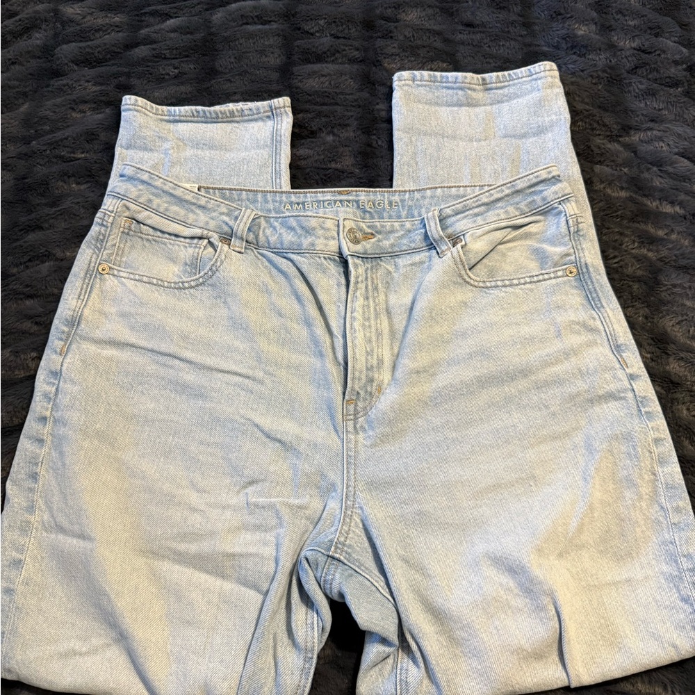 American Eagle Outfitters Womens Mom Jean Light Wash